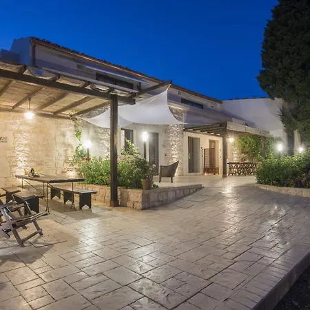 Casa Galo' - Pool & Tennis-gelso Apartment